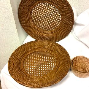 Set of rattan centerpiece trays & coasters